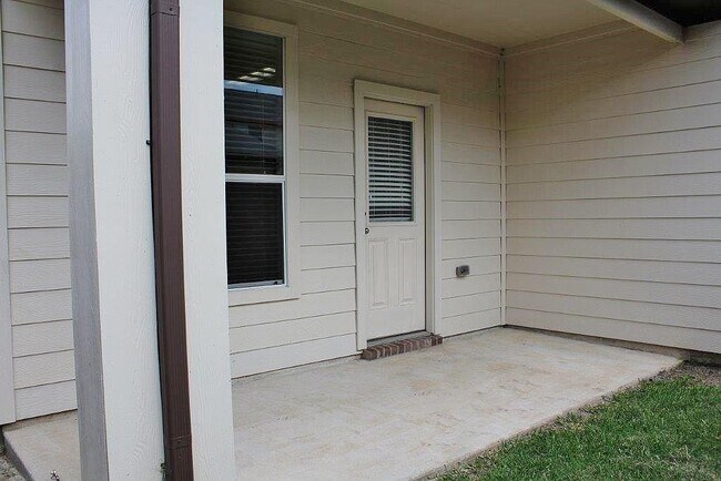 Building Photo - 9715 Cira Court
