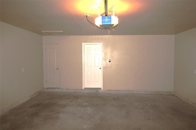 Building Photo - 4518 SE 77th St