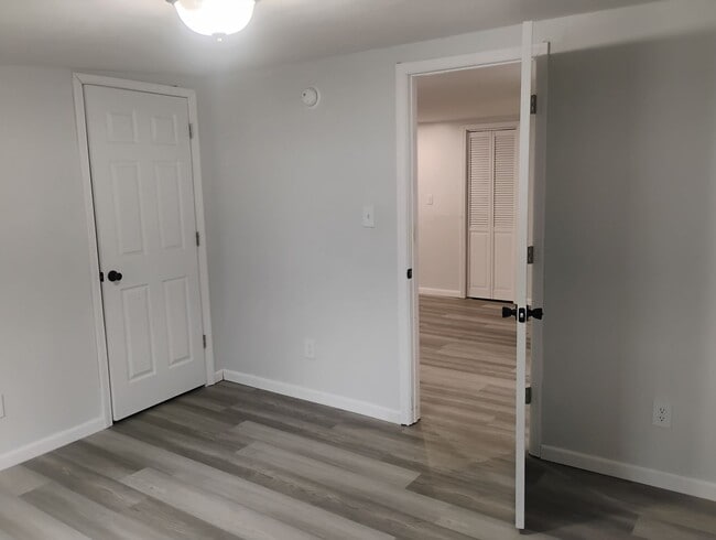 Building Photo - 1118 Parker Ave