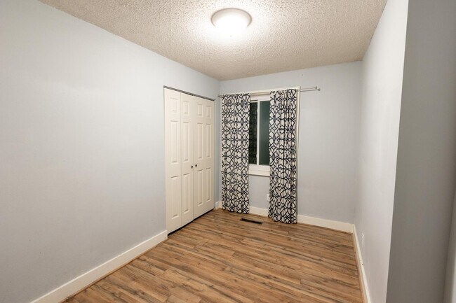 Building Photo - 1020 Ridgewood Ave