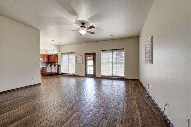 Building Photo - 1920 Fairway Dr