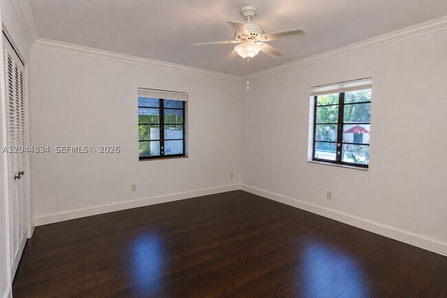 Building Photo - 5390 Sunset Dr