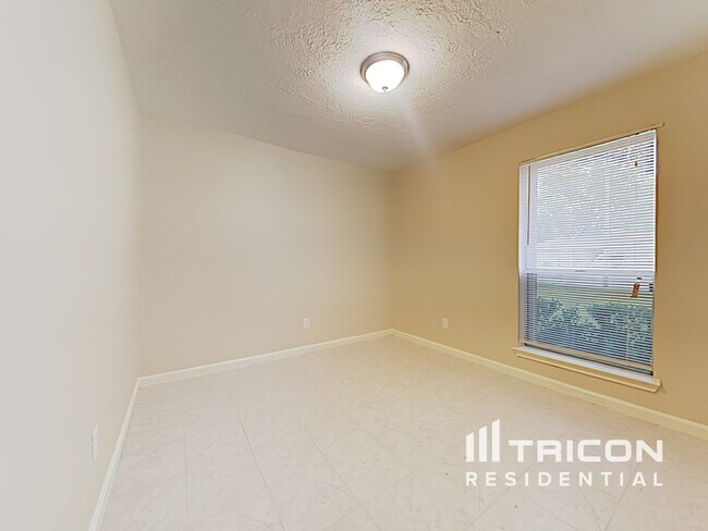 Building Photo - 3446 Edgecreek Dr