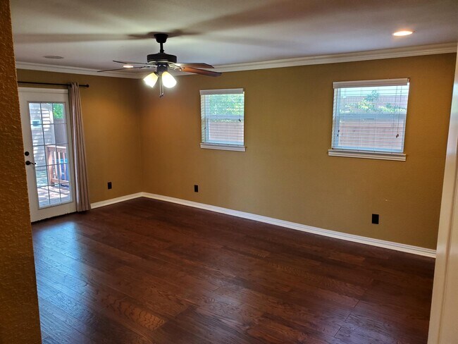 Building Photo - 7610 Caillet St