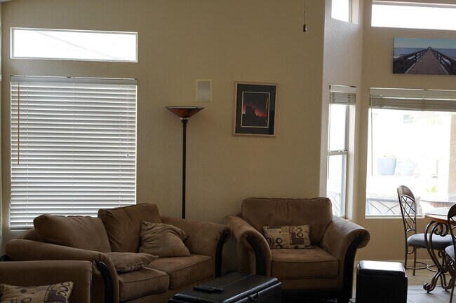 Building Photo - 1854 E Brentrup Dr