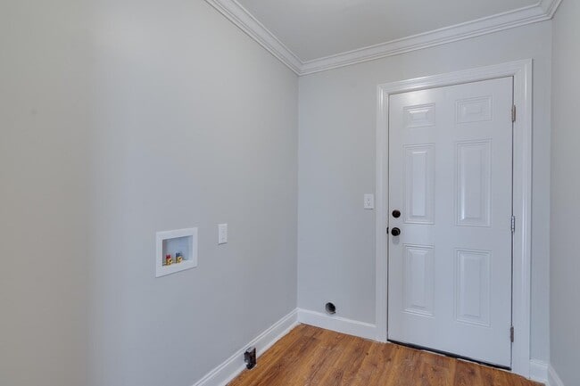 Building Photo - 950 Parkhaven Ln