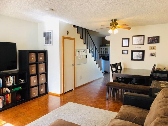 Building Photo - University City (UTC) 2BR/1BA CONDO @ GENE...
