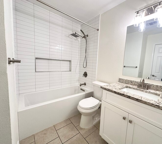 Secondary Bathroom - 13215 Regency