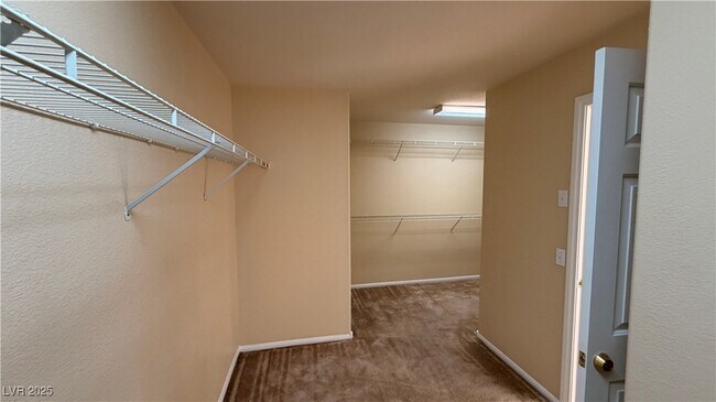 Building Photo - 3846 Waynesvill St