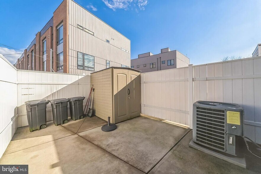 Building Photo - 139 Wilder St