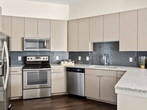 Building Photo - The Roosevelt Arlington Commons