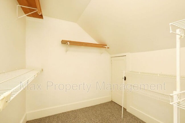 Building Photo - 1113 Douglas Ave