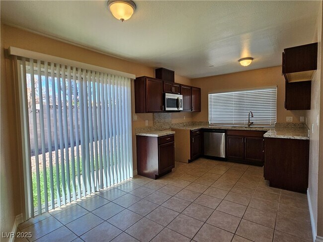 Building Photo - 4525 Troy St