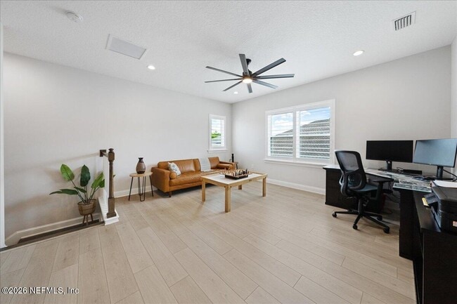 Building Photo - 10300 Silverbrook Trl