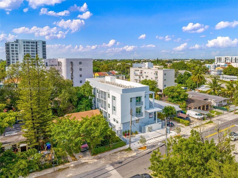 Building Photo - 1536 NW 15th Ave