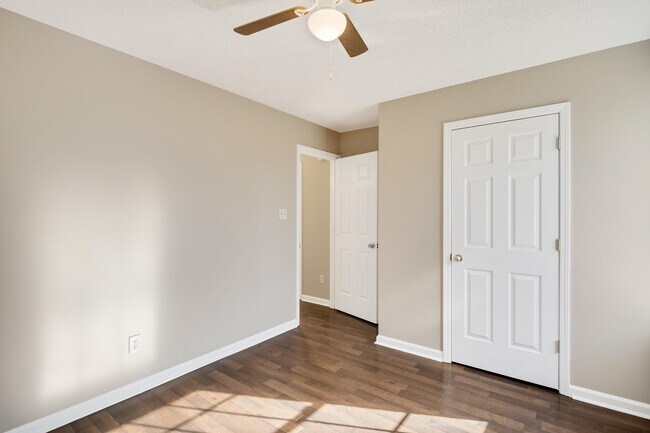 Building Photo - 7775 Shadow Elm Ln