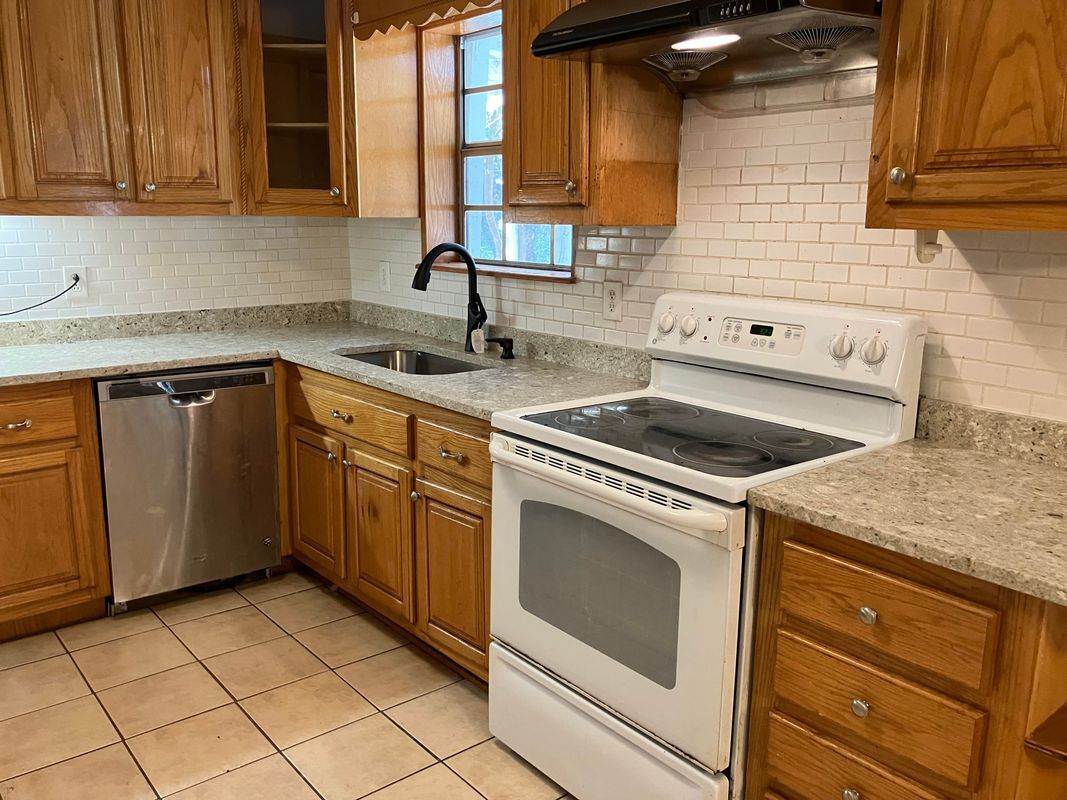 Building Photo - 577 Virginia Ave