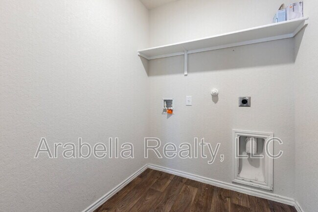 Building Photo - 831 Cozumel Emerald