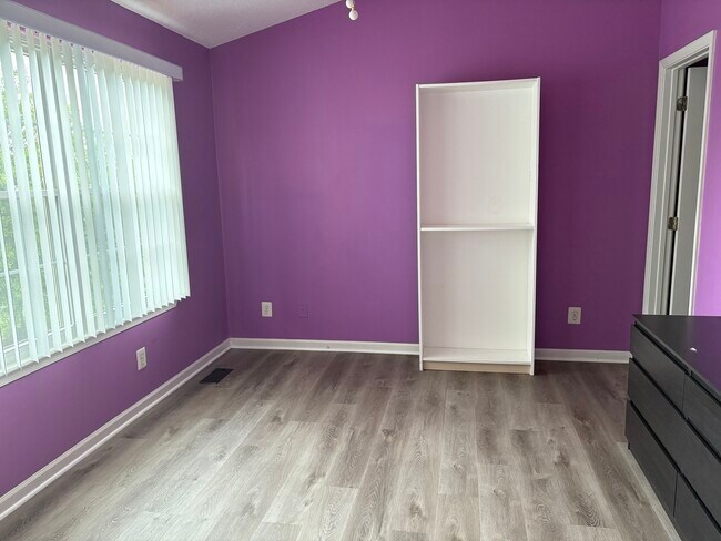 Building Photo - 1892 Beegee Ct