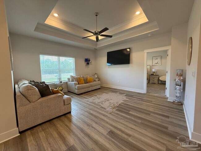 Building Photo - 10709 Davenport Lp