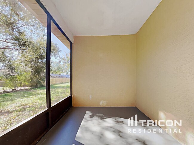 Building Photo - 38750 James Ct