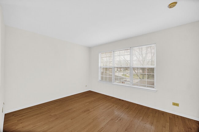 Building Photo - 125 Stevens Dr