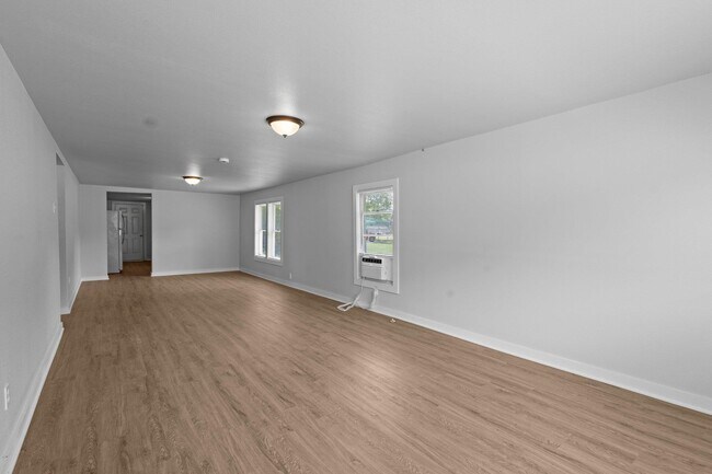 Building Photo - 655 N 2nd St