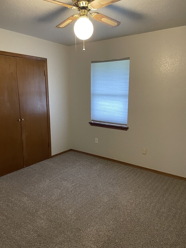 Building Photo - 110 N Baumann Ave