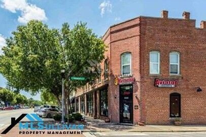 Building Photo - 8400 Jordan Meadow Dr