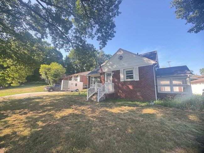 Building Photo - 3 Bedroom home on the NW side of Grand Rapids