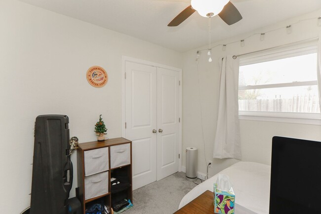 Building Photo - Stylish 3-Bed Brick Home in Central VB!