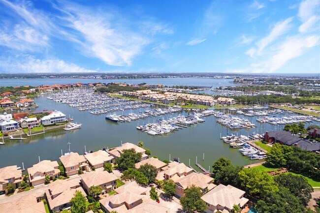 Building Photo - 305 Harborside Cir