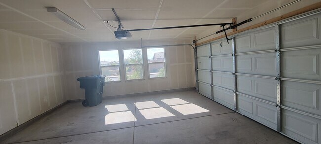 Building Photo - SHORT/LONG TERM /FREE RENT CALL FOR DETAILS