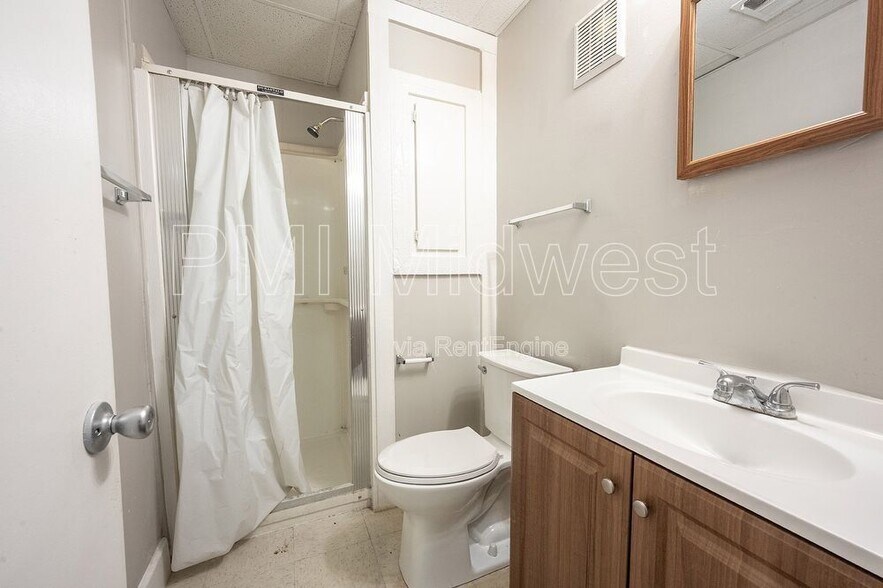 Building Photo - 2060 N Delaware St