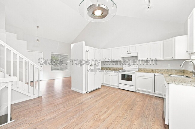 Building Photo - 2230 Andrew Dr