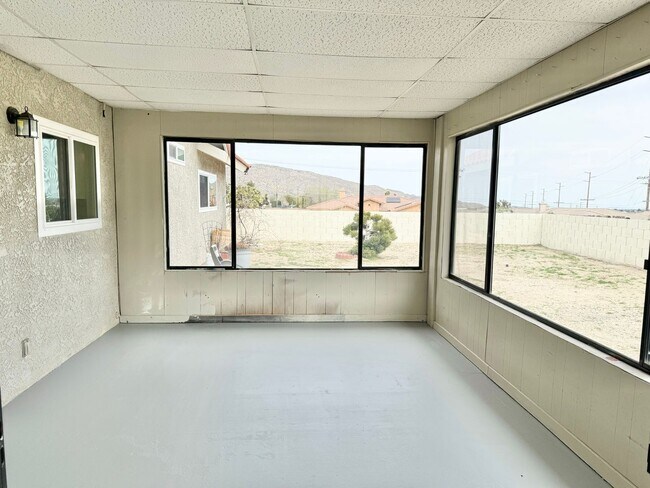 Building Photo - COMING SOON!! Comfortable and Spacious 3 b...