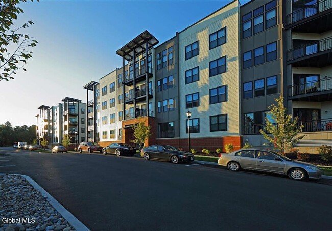 Primary Photo - 25 Whistler Ct