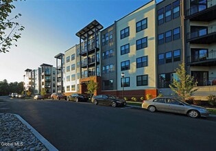 Building Photo - 25 Whistler Ct