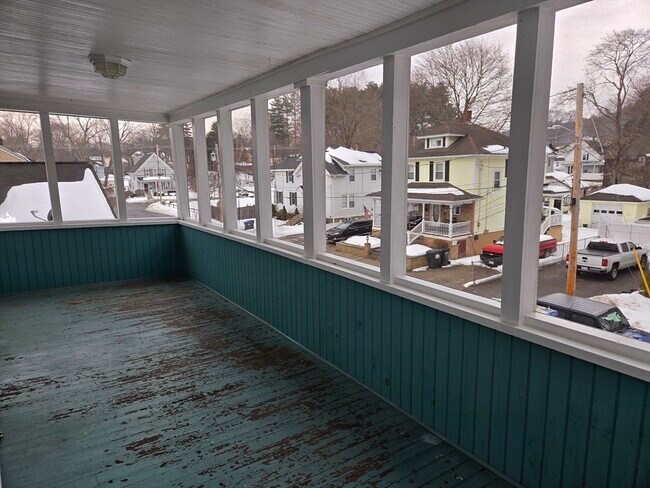 Building Photo - 11 Fuyat St