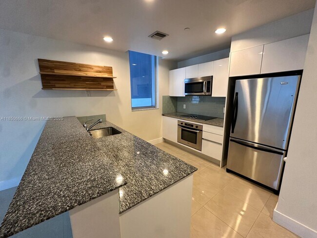 Building Photo - 1050 Brickell Ave