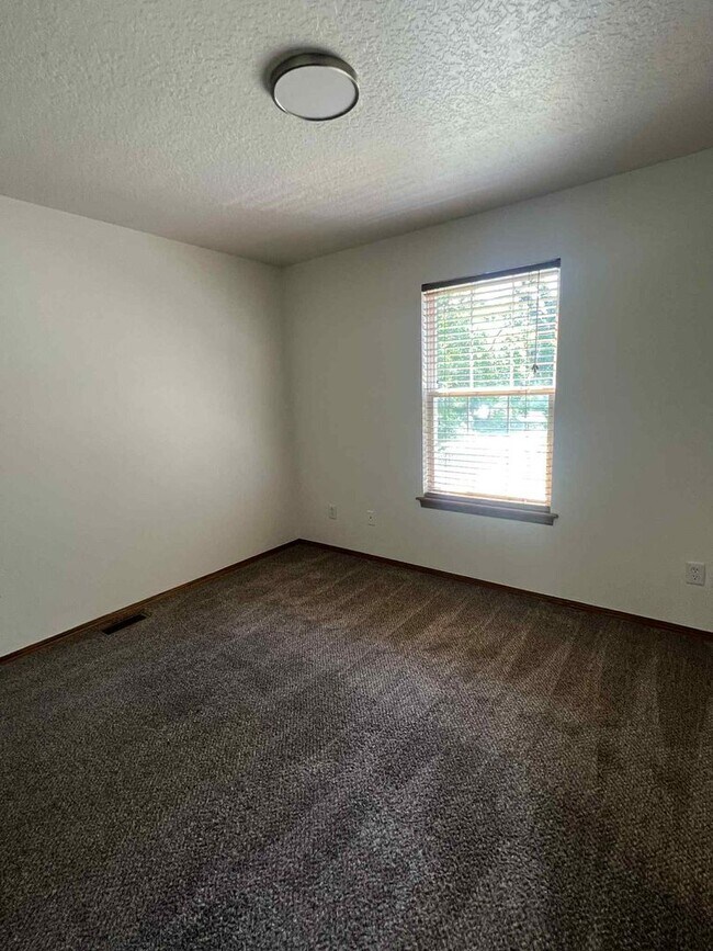 Building Photo - COMING SOON: BEAUTIFUL 3 BEDROOM / 2 BATHROOM HOUSE WITH FENCED IN YARD, PORCH, AND SHED LOCATED ...