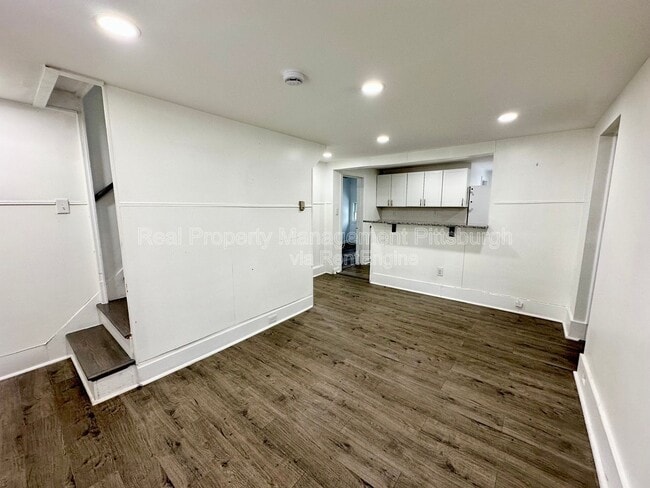 Building Photo - 814 Greensburg Pike