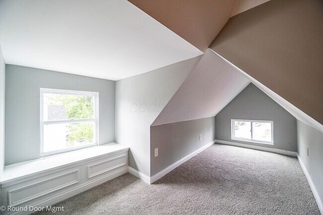 Building Photo - 850 Wilson Ave