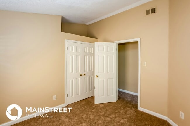 Building Photo - 7185 Stonegate Blvd