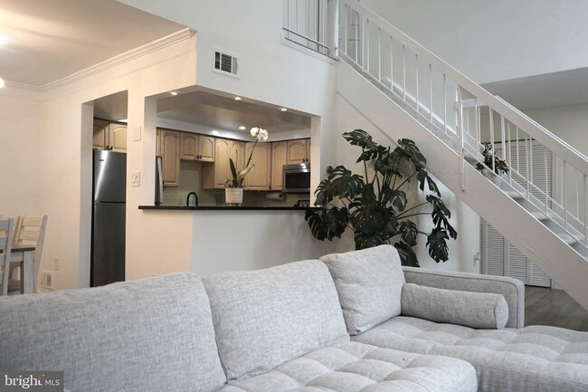 Building Photo - 129 Willow Pl