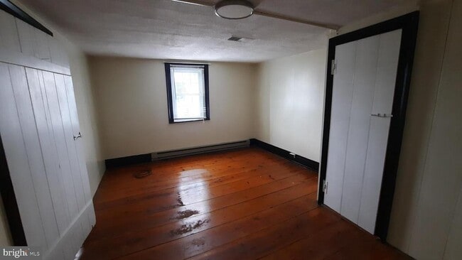 Building Photo - 217 S Main St