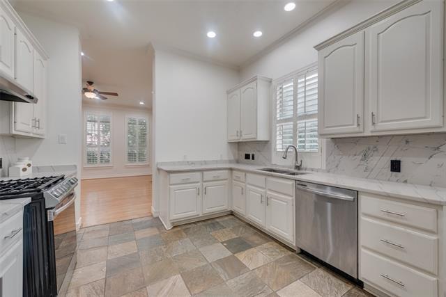 Building Photo - 3207 Cole Ave