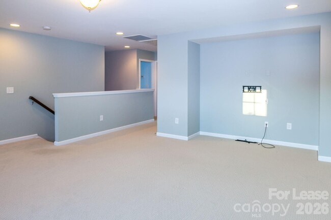 Building Photo - 5818 Glenmore Garden Dr