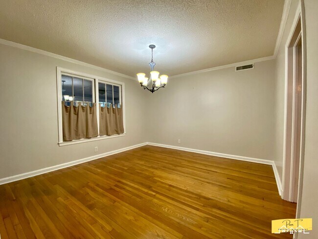 Building Photo - The home you want in Ardsley Park