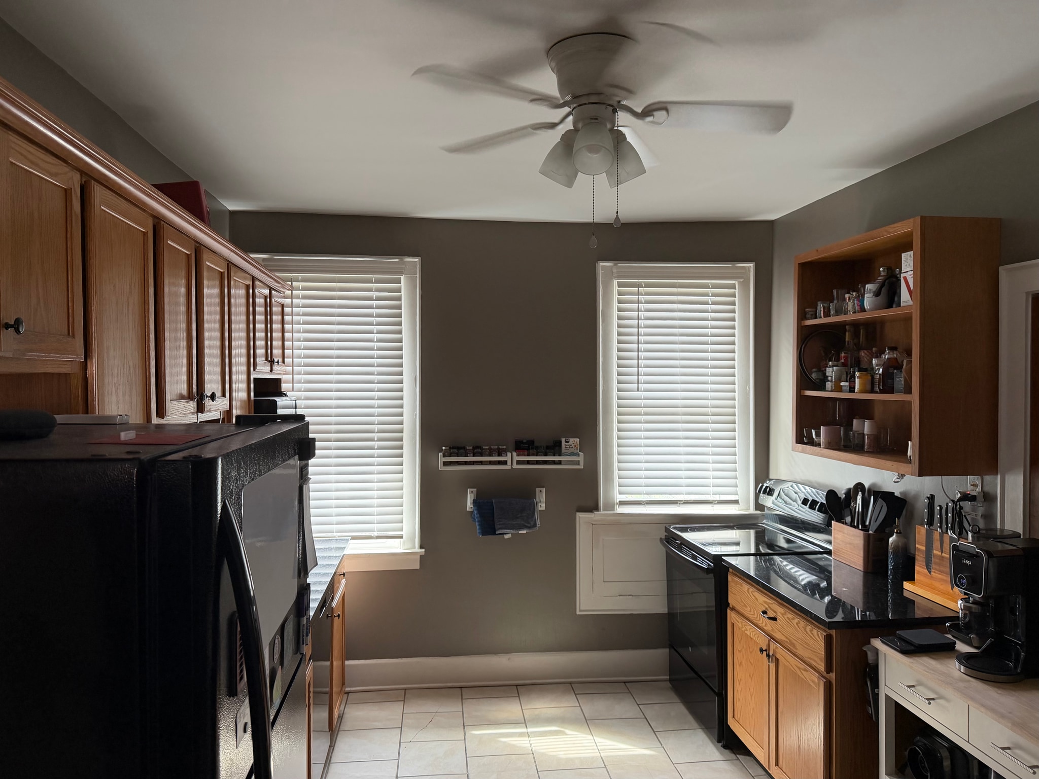Kitchen - 2472 Fairview Ave